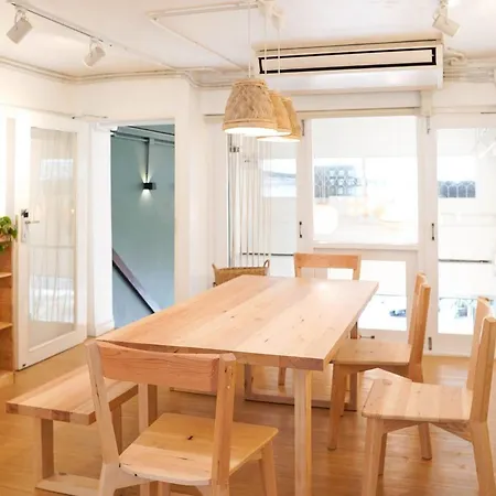 Simple To Sleep Hostel